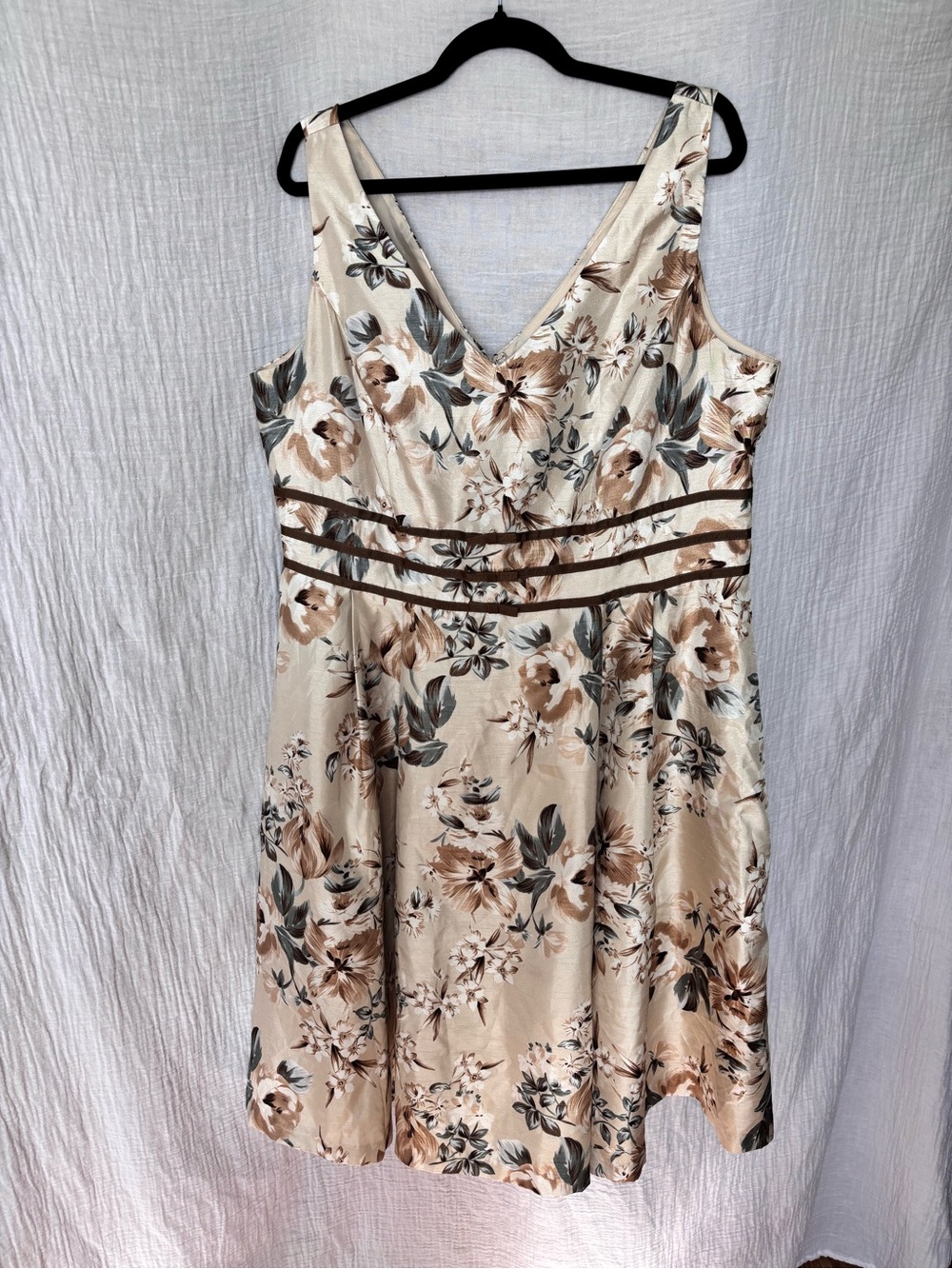 Scarlett Cream Floral V-Neck Metallic Midi Dress with Brown Bands